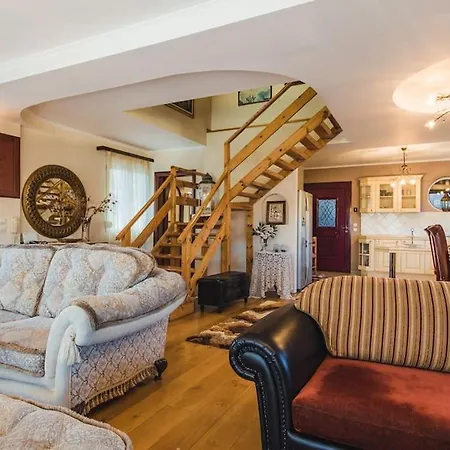 ολοκληρη βιλα Xrisafis *