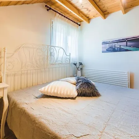 ολοκληρη βιλα Xrisafis * Эдесса