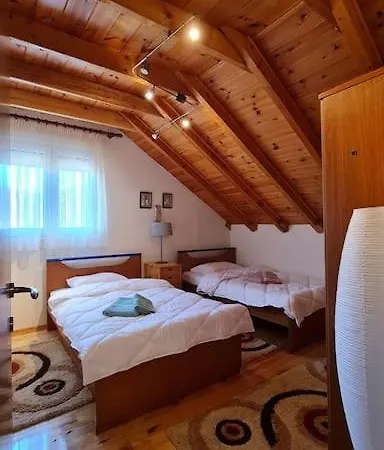 ολοκληρη βιλα Xrisafis Эдесса