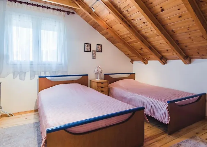 ολοκληρη βιλα Xrisafis 埃泽萨