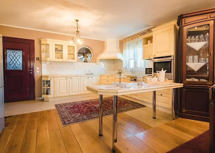 ολοκληρη βιλα Xrisafis 别墅 *